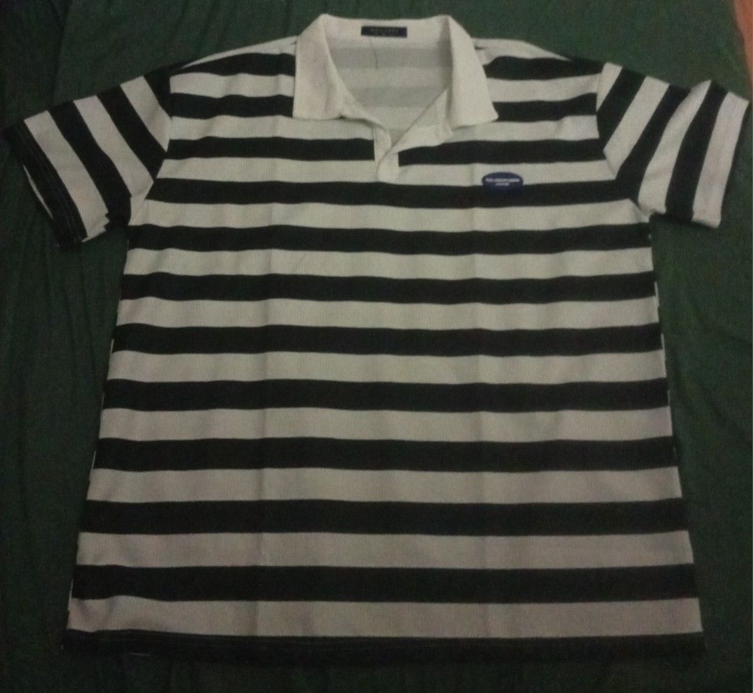 Stripes Polo Shirt (Category: Tshirts & Polo Shirts ) located in Manila. Submitted by ya.nn (Listing ID 1459582731, Image 1). Description: For sale discontinued na ata kasi di na siya available sa huillishi RFS: di na nagagamit Size: once lang nagamit No issue Size: XL.