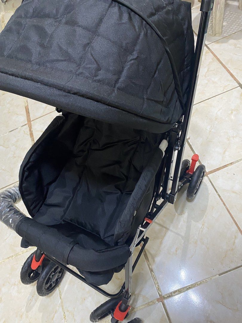 Stroller (Category: Strollers) located in Manila. Submitted by viraaaaa.802 (Listing ID 1459522038, Image 3). Description: Kakabili lang halos, ilang beses lang nagamit RFS: may nagregalo na mas maliit kaya di na nagagamit..