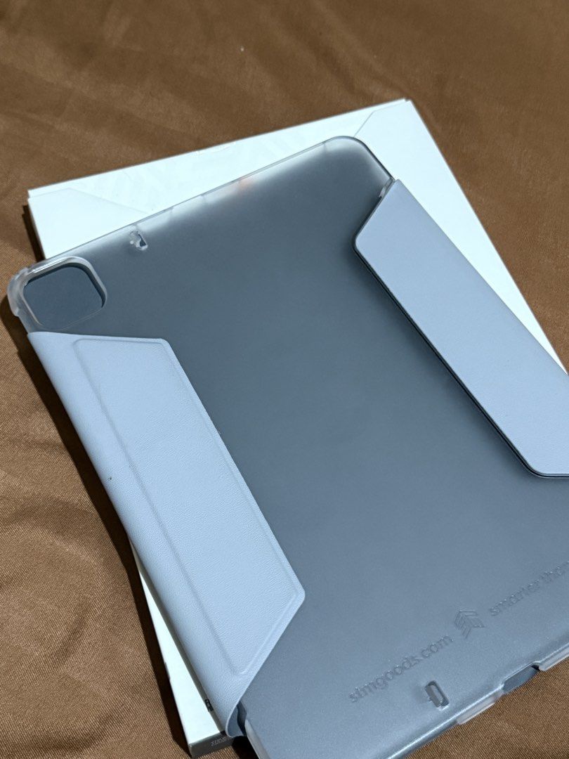 Studio ipad case (Category: Other Accessories) located in Manila. Submitted by mightyriver-db31de (Listing ID 1459616889, Image 2). Description: Compatible to Ipad Air 11” (M2/5th/4th gen), Ipad pro 11” (4th/3rd/2nd/1st gen) Bought at The Loop Lucky Chinatown Comes with the original packaging.