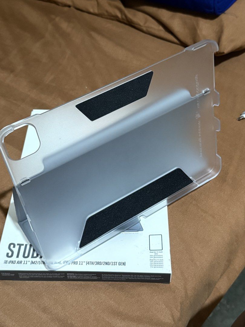 Studio ipad case (Category: Other Accessories) located in Manila. Submitted by mightyriver-db31de (Listing ID 1459616889, Image 1). Description: Compatible to Ipad Air 11” (M2/5th/4th gen), Ipad pro 11” (4th/3rd/2nd/1st gen) Bought at The Loop Lucky Chinatown Comes with the original packaging.