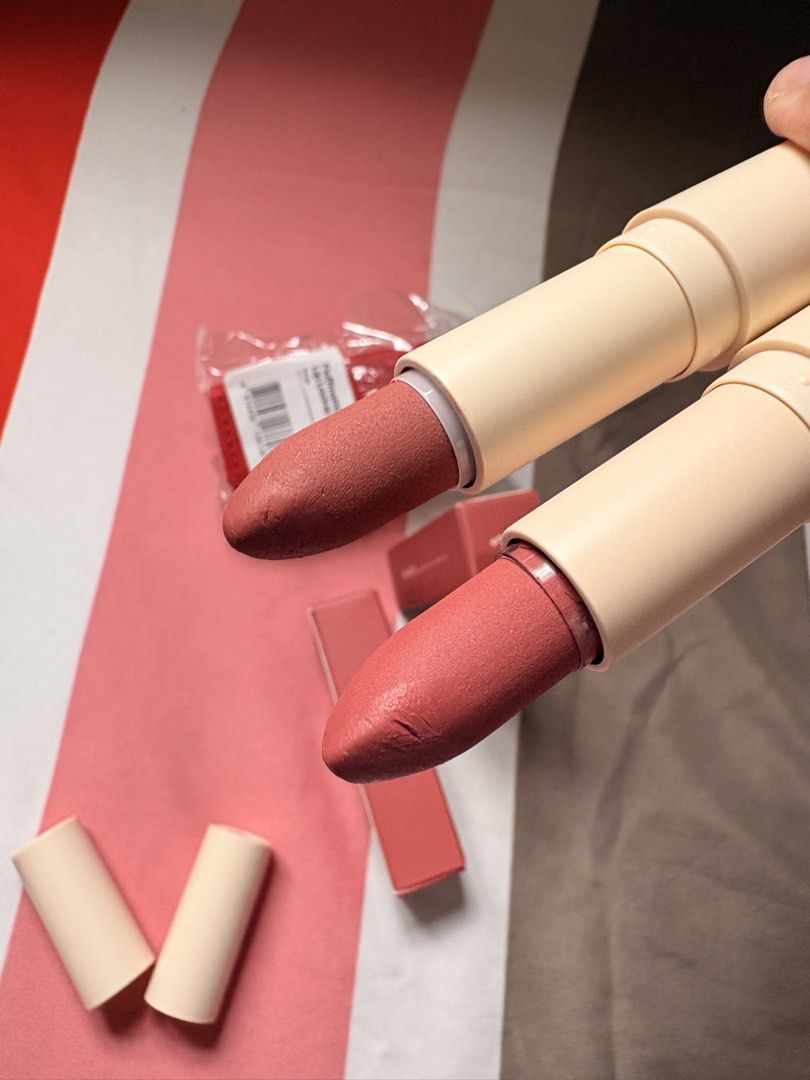 Sunnies Fluffmatte Lipstick & Lip Locker Set (Category: Makeup) located in Santa Rosa. Submitted by bluemingbh (Listing ID 1459583701, Image 3). Description: - Milkshake and Angelic shades - Also includes a Fluffmatte Lip Locker. - Barely used.