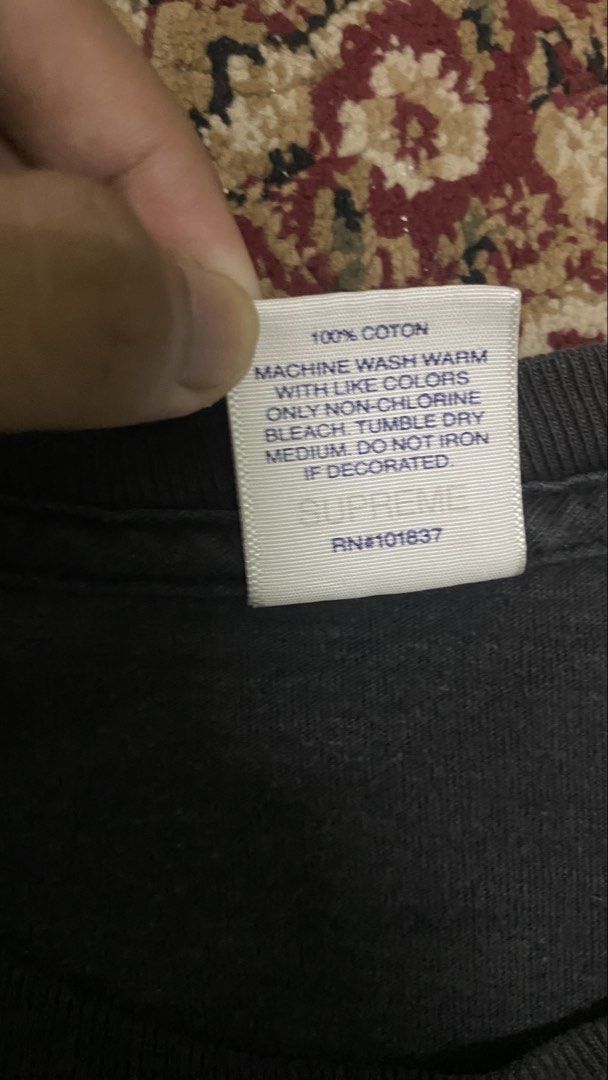 Suprame (Category: Activewear) located in Petaling Jaya. Submitted by zeroii77 (Listing ID 1459666579, Image 3). Description: item legit 💯 Barang prelove nk jual Pit 21/L 28 Conditions 9/10 ade cracking manja tpi tk mnjejaskn pemakaian (HARGA BOLEH NEGO).