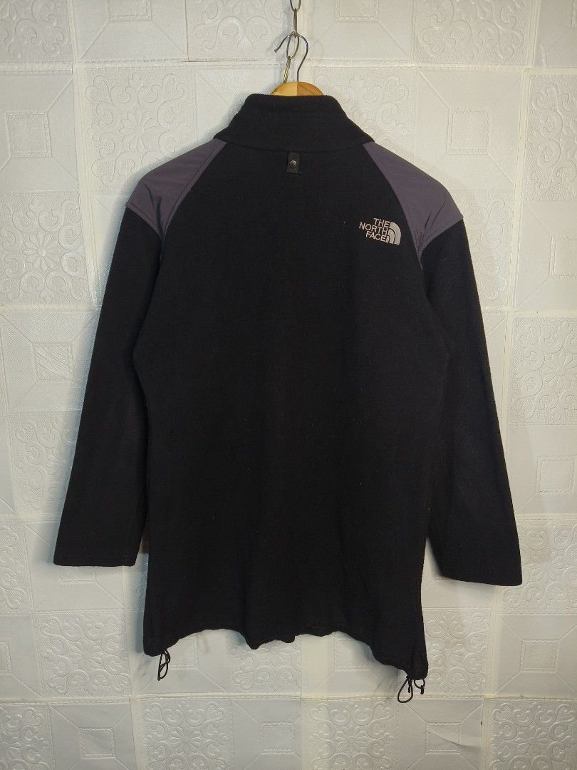 The Northface Fleece jacket (Category: Coats, Jackets and Outerwear) located in Davao. Submitted by tsupremacy (Listing ID 1459528911, Image 2). Description: The Northface Fleece jacket - Size 110 on tag - Authentic/Legit - Excellent Condition - Color may vary due to lighting. - Colo rate: 9.8/10 - Width 21 Inches - Length 29 - Need wash only - Issue: none.