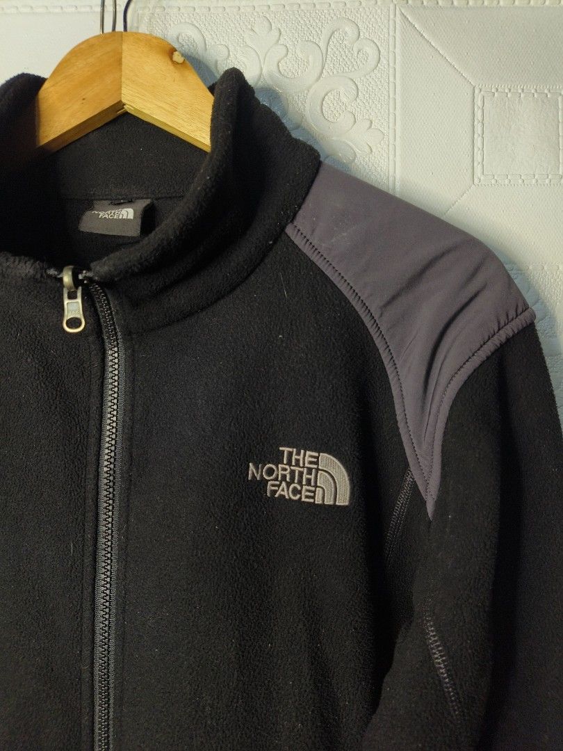 The Northface Fleece jacket (Category: Coats, Jackets and Outerwear) located in Davao. Submitted by tsupremacy (Listing ID 1459528911, Image 3). Description: The Northface Fleece jacket - Size 110 on tag - Authentic/Legit - Excellent Condition - Color may vary due to lighting. - Colo rate: 9.8/10 - Width 21 Inches - Length 29 - Need wash only - Issue: none.