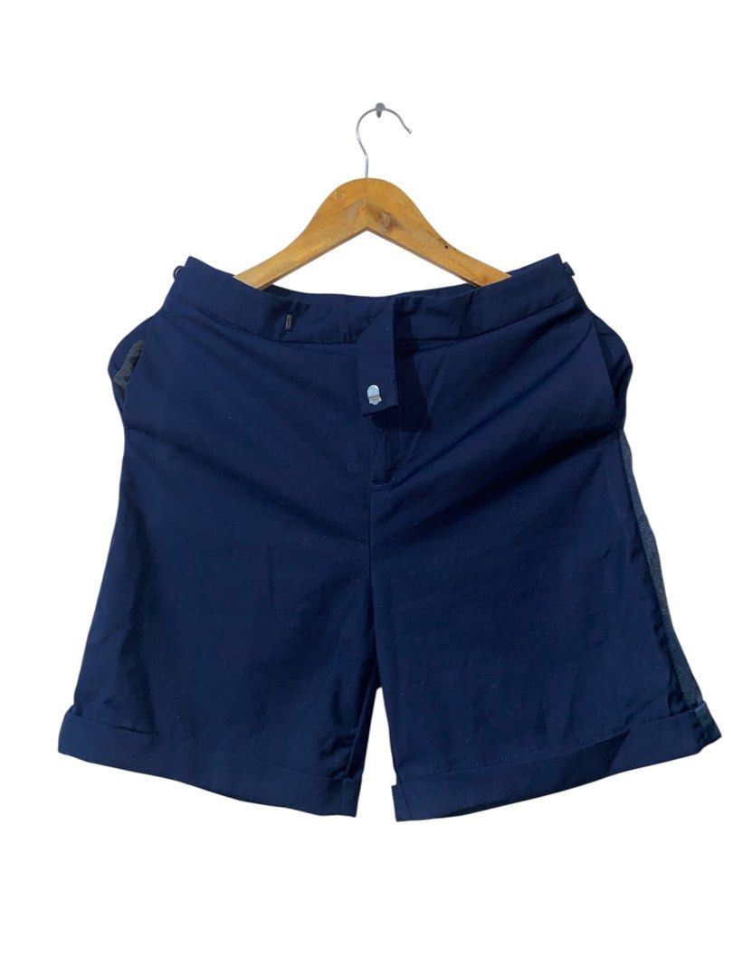 THOM BROWNE Shorts (Category: Luxury Apparel) located in Muntinlupa City. Submitted by ddptgs.thrift (Listing ID 1459513385, Image 1). Description: THOM BROWNE 9.5/10 Condition 9.5/10 Color rate Size Fit to S-M.