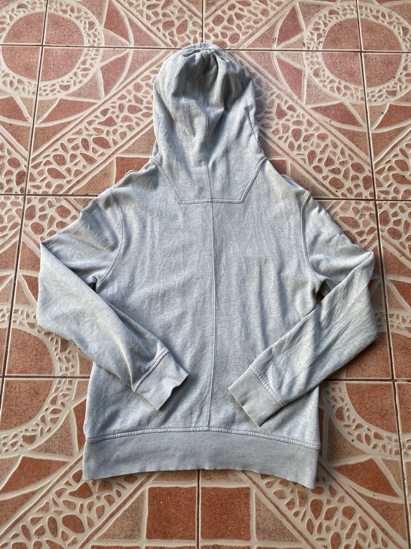 Timberland zip jacket (Category: Coats, Jackets and Outerwear) located in Cebu City. Submitted by griftandgrind (Listing ID 1459595233, Image 2). Description: Timberland zip jacket Excellent condition no issue Color rate: 9.5/10 Size M on tag (20W 26L) Details already posted 385 ship fix .