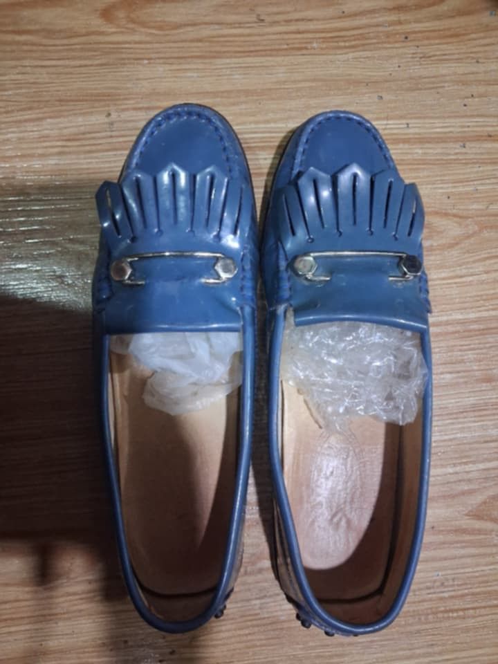 Tods loafers (Category: Luxury Accessories) located in Koronadal. Submitted by glads08089 (Listing ID 1459624165, Image 2). Description: tods loafers size 37.5.