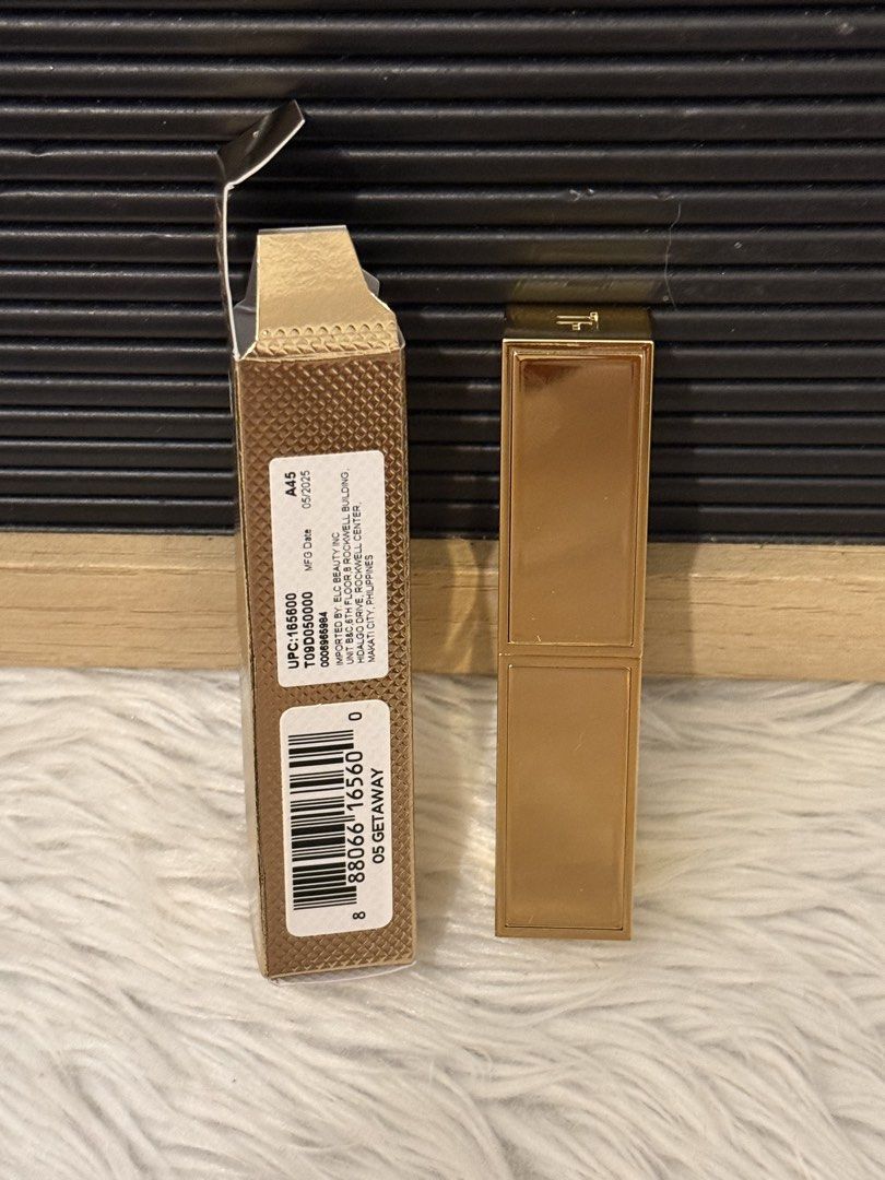 Tom Ford Soleil Summer Lip Balm - 5 Getaway (Category: Makeup) located in Quezon City. Submitted by quirksandcurls (Listing ID 1459685037, Image 3). Description: .