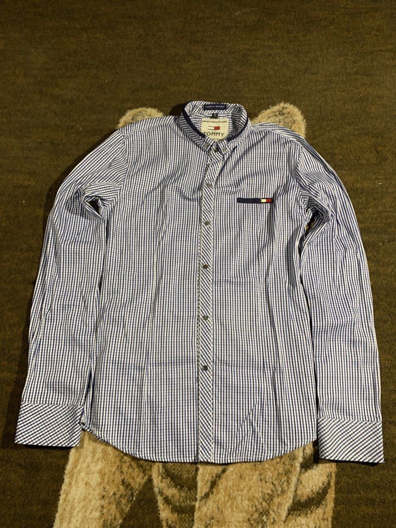 TOMMY HILFIGER POLO LONGSLEEVE (Category: Formal Shirts) located in San Jose. Submitted by kapitan.onixxc (Listing ID 1459551694, Image 1). Description: 18x23.
