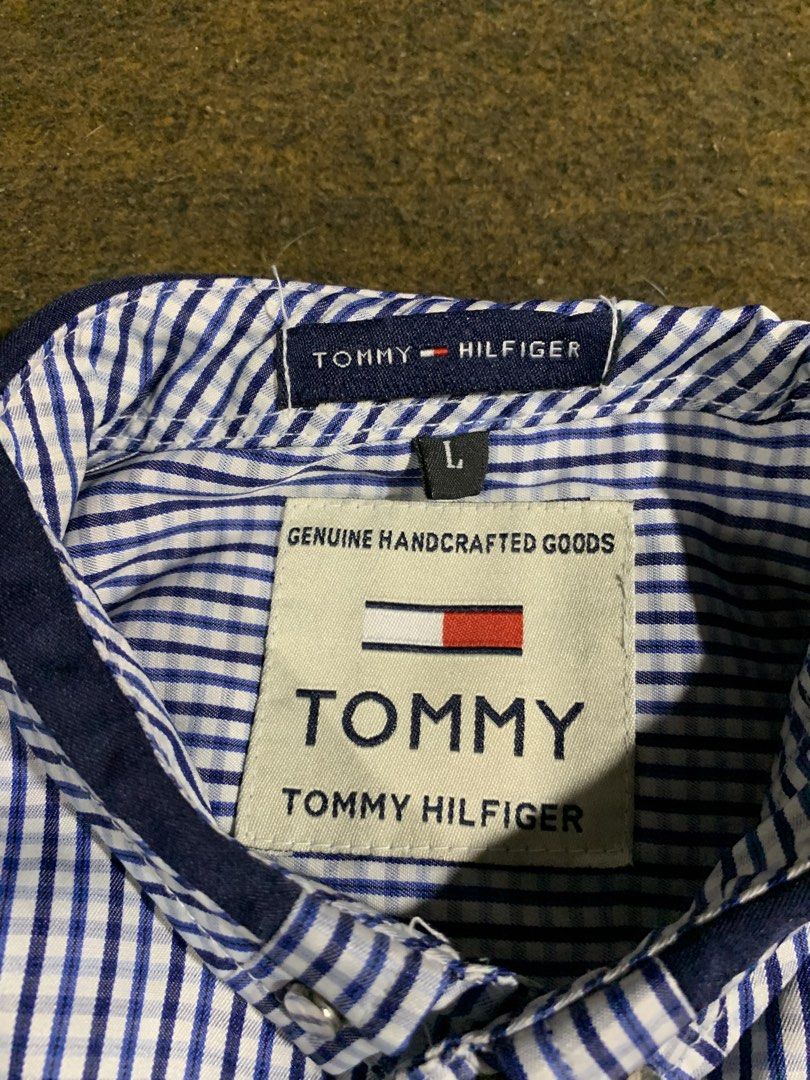 TOMMY HILFIGER POLO LONGSLEEVE (Category: Formal Shirts) located in San Jose. Submitted by kapitan.onixxc (Listing ID 1459551694, Image 2). Description: 18x23.