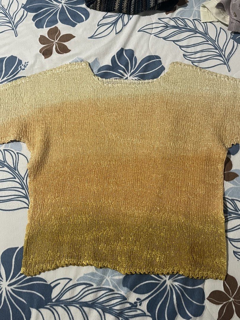 Top Bundle (Category: Blouses) located in Botolan. Submitted by arrietafrancinealexis (Listing ID 1459544877, Image 2). Description: - Bundle of three unique tops - Light purple crinkled blouse from Mellow Muse - Striped knit cropped cardigan with buttons - Yellow ombre crinkled short-sleeve top - All feature unique textures - Versatile for casual or dressed-up occasions fits medium-large.