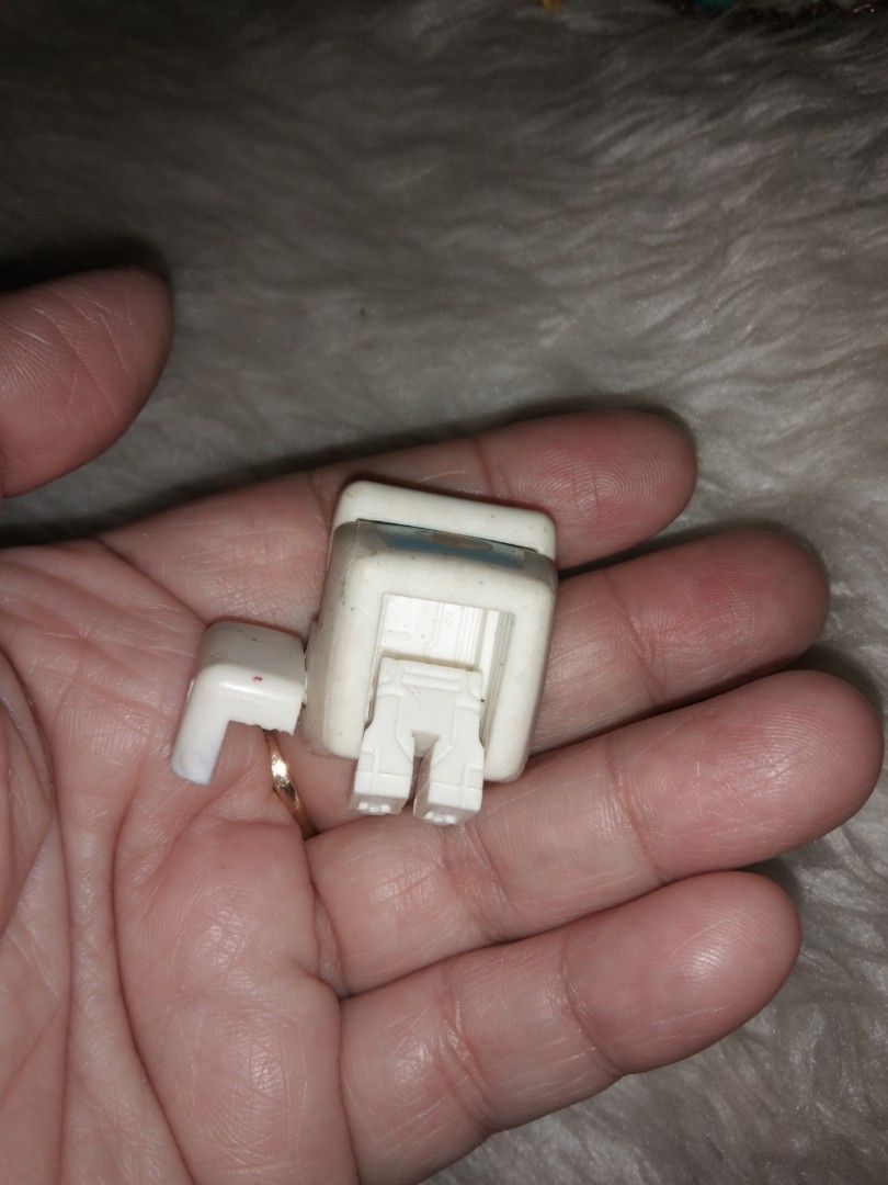 Transformable robot white (Category: Gundam & Model Kits) located in Quezon City. Submitted by eidorableshop (Listing ID 1459656315, Image 3). Description: .