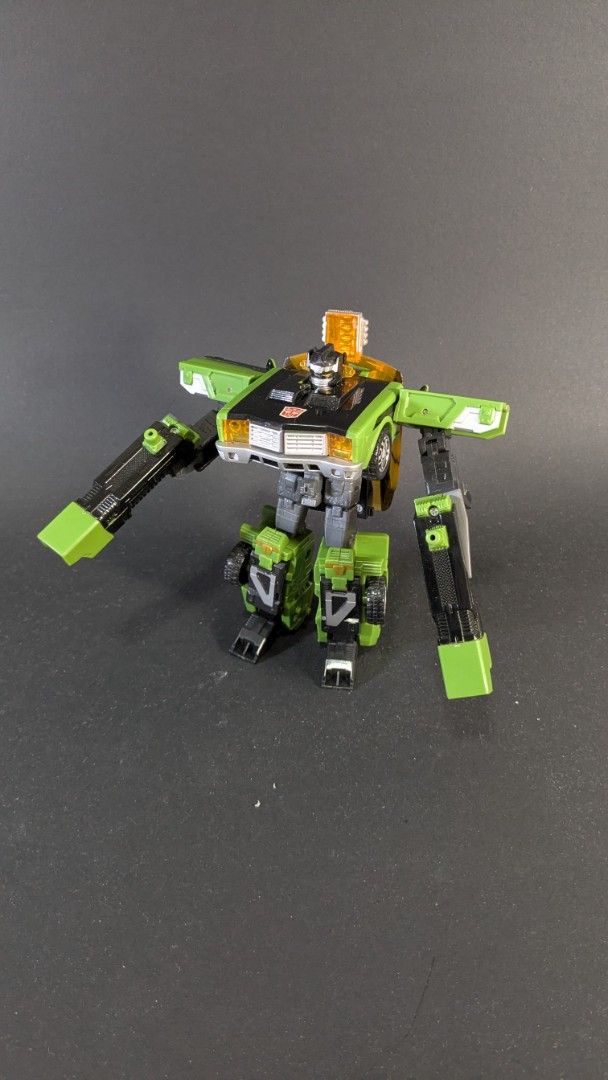 Transformers Cybertron Downshift (Category: Action & Battle Toys) located in Singapore. Submitted by rusticon (Listing ID 1459613438, Image 1). Description: .