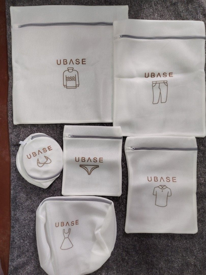 UBASE Mesh Laundry Bags Set for Delicates (Category: Laundry Baskets) located in Valenzuela. Submitted by anna.banana10 (Listing ID 1459548335, Image 1). Description: - Set of UBASE mesh laundry bags - Protects delicate clothes during machine washing - Ideal for organizing sweaters, pants, underwear, shirts, and dresses - Secure zipper closure on each bag - Comes in various sizes for different garments.
