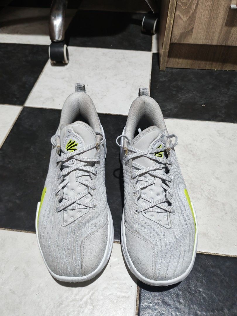 Under Armour Curry 12 Gravity US9 Mens (Category: Racket and Ball Sports) located in Quezon City. Submitted by raynelaus92665 (Listing ID 1459583851, Image 1). Description: .