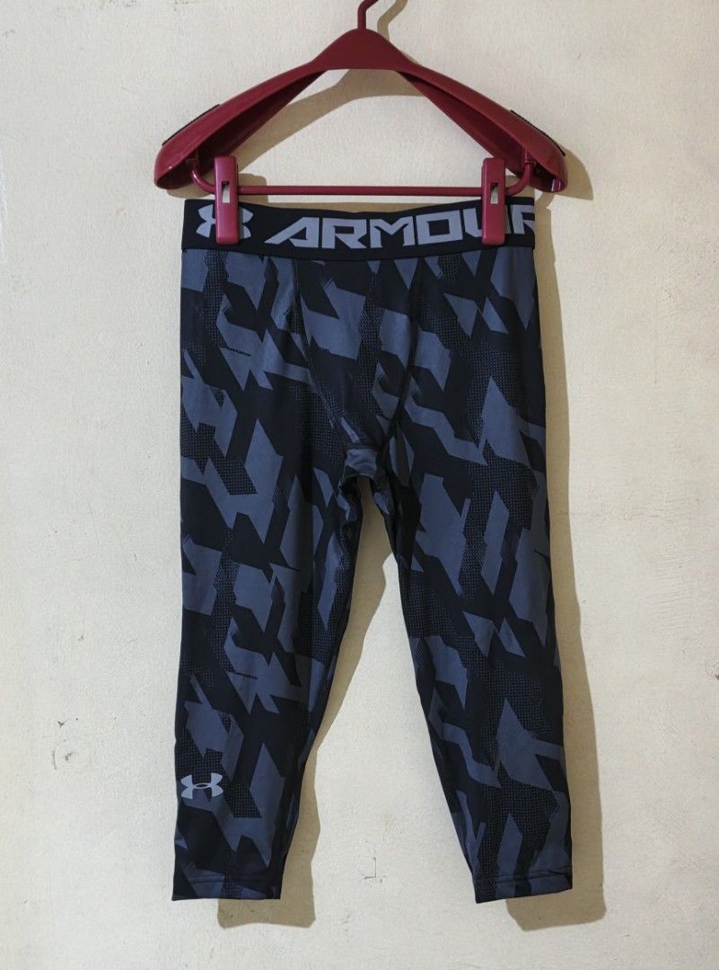 UNDERARMOUR HEAT GEAR (Category: Activewear) located in Sipocot. Submitted by quickpickstuff (Listing ID 1459504080, Image 1). Description: LARGE ON TAG 28-34 WAIST 27 length good as new condition.
