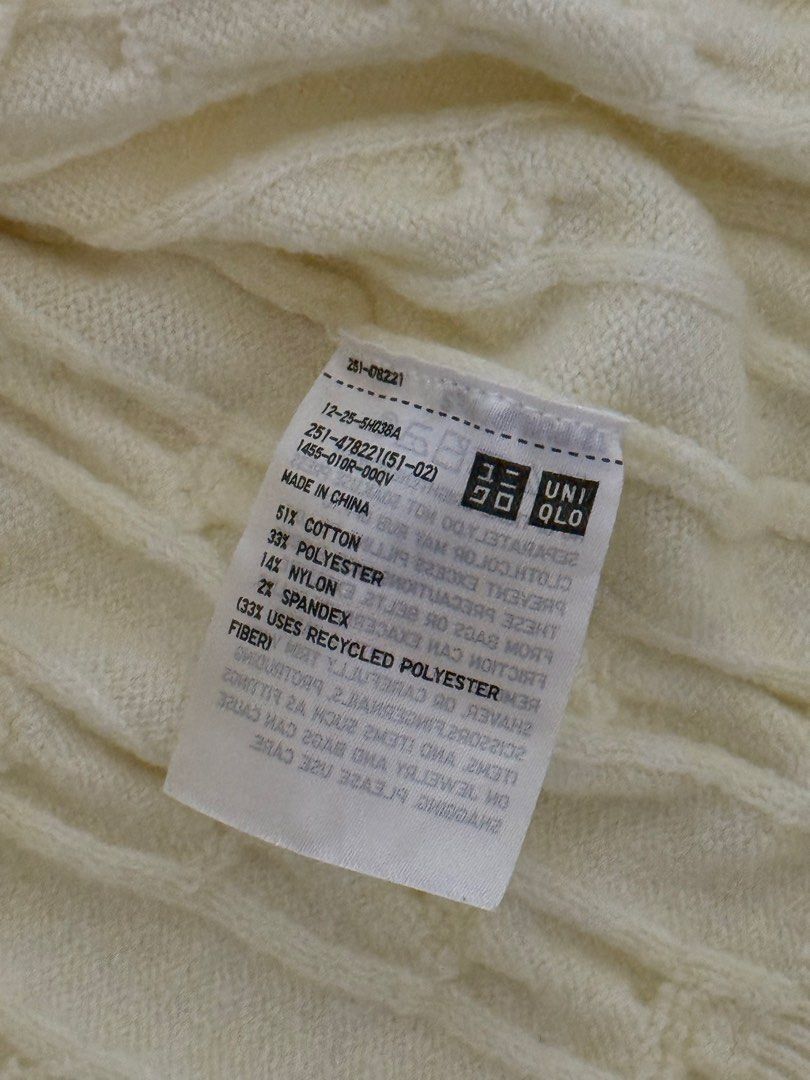 Uniqlo Cable Crew Neck Top (Category: Longsleeves) located in Muntinlupa City. Submitted by preloved_bymissm (Listing ID 1459635019, Image 3). Description: - Color: Light Yellow - Size: Medium (M).