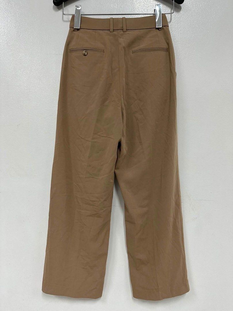 Uniqlo Wide Pleated Pants (Category: Other Bottoms) located in Mabalacat. Submitted by lasantia (Listing ID 1459623900, Image 2). Description: Uniqlo Wide Pleated Pants Small on Tag (26x37) Excellent condition Location:Pampanga Mop:Gcash J&T.