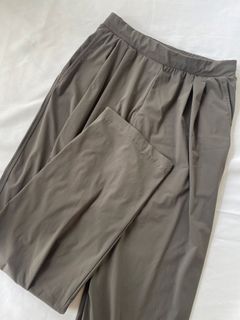 (Category: ) located in . Submitted by sleevesandbottoms (Listing ID 1459575009, Image 1). Description: .