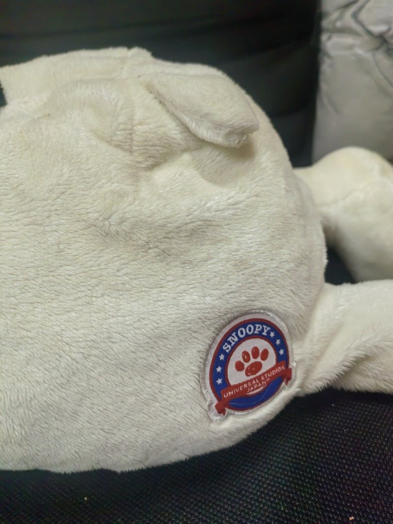 Universal Studios Japan Snoopy Plush Toy need wash (Category: Plushies & Soft Toys) located in Paranaque City. Submitted by furugiyafinds (Listing ID 1459661612, Image 2). Description: - need wash - Super cute Snoopy plush toy - Authentic from Universal Studios Japan - Large size, perfect for display or snuggles - Soft and cuddly material - Ideal for Snoopy fans and collectors.