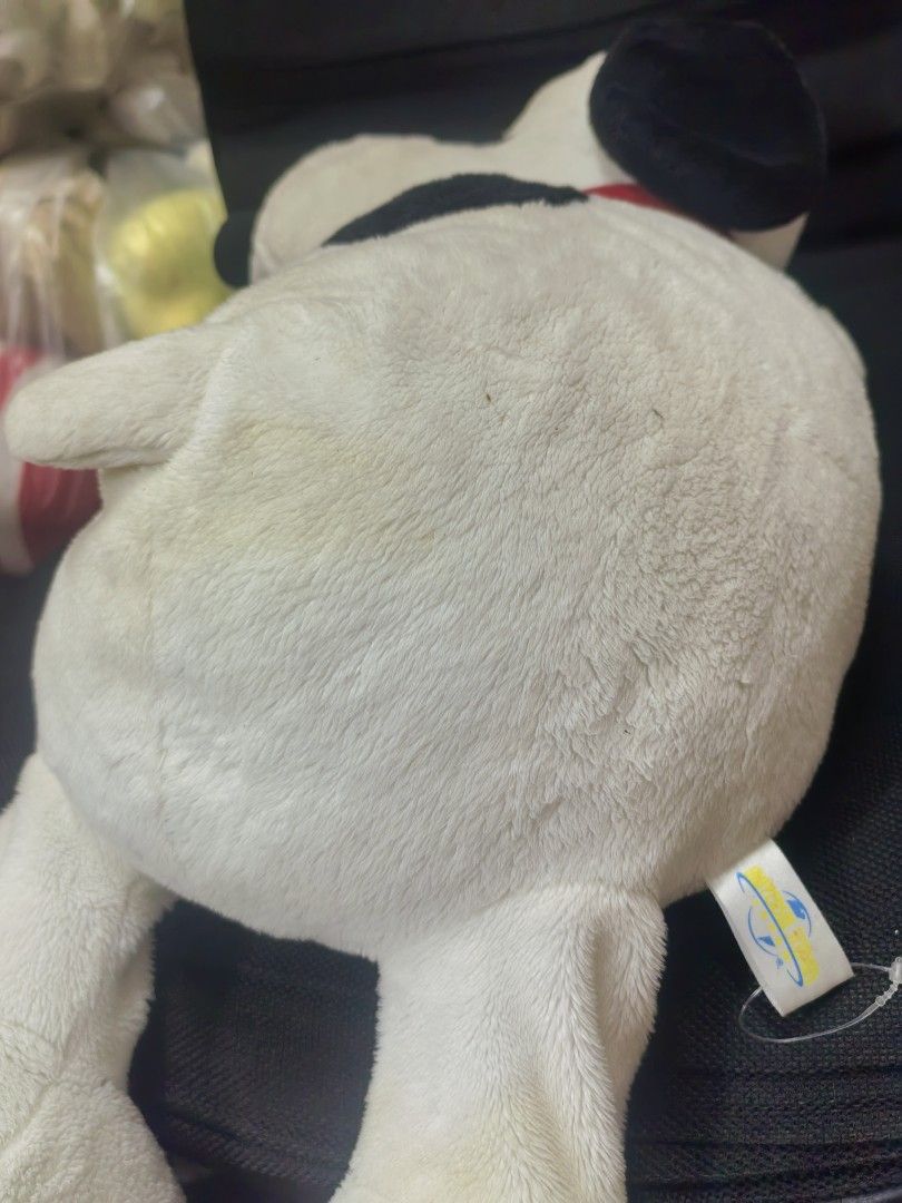 Universal Studios Japan Snoopy Plush Toy need wash (Category: Plushies & Soft Toys) located in Paranaque City. Submitted by furugiyafinds (Listing ID 1459661612, Image 3). Description: - need wash - Super cute Snoopy plush toy - Authentic from Universal Studios Japan - Large size, perfect for display or snuggles - Soft and cuddly material - Ideal for Snoopy fans and collectors.