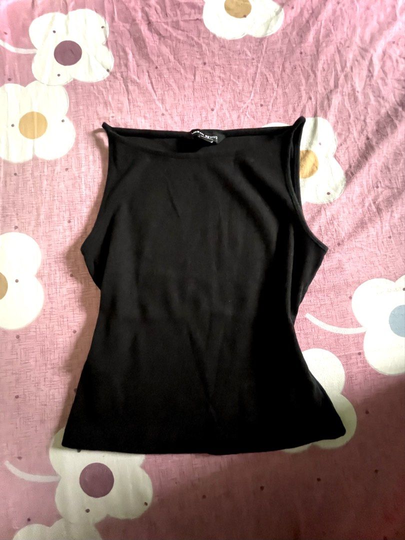 Urban Revivo Black Top (Category: Sleeveless) located in Manila. Submitted by pretty_ribbit (Listing ID 1459561648, Image 1). Description: Fits SMALL to MEDIUM (Worn once last New Year).
