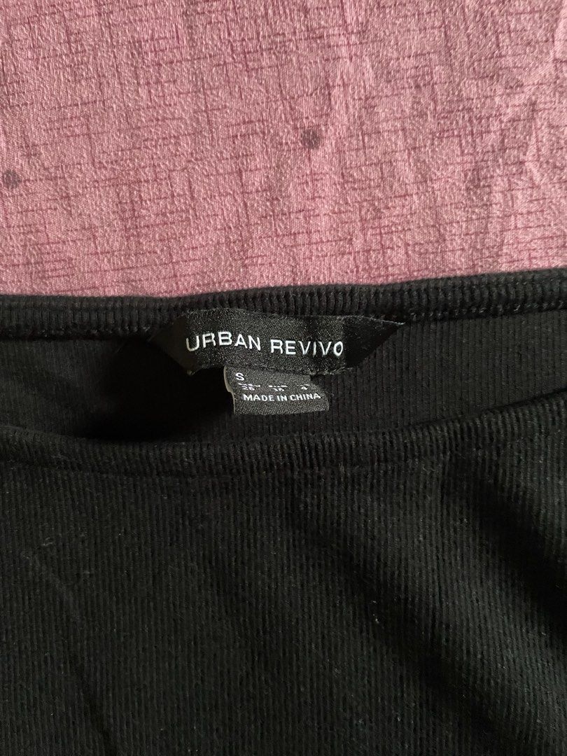 Urban Revivo Black Top (Category: Sleeveless) located in Manila. Submitted by pretty_ribbit (Listing ID 1459561648, Image 2). Description: Fits SMALL to MEDIUM (Worn once last New Year).