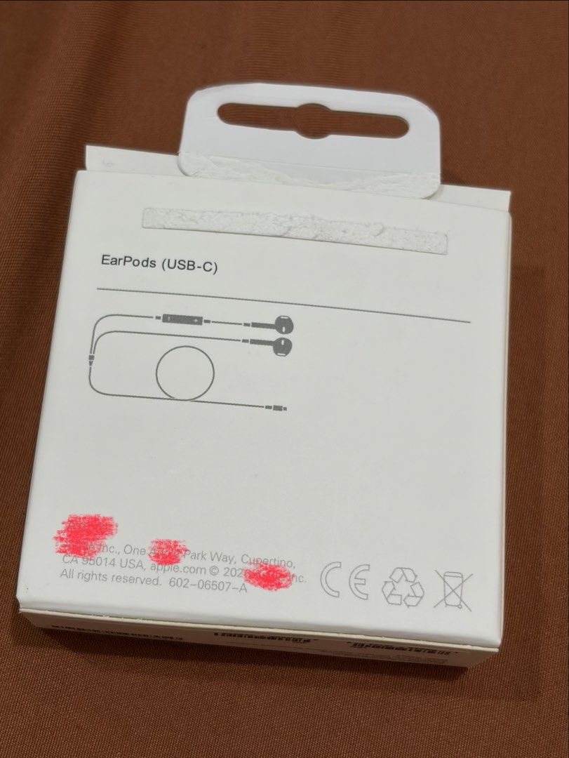 USB-C EarPods/Earphones (Category: Earphones) located in Quezon City. Submitted by audreyblair (Listing ID 1459492751, Image 3). Description: - Dupe Apple EarPods with USB-C connector - Never used! Box was only opened so the only issue is the seal. - Wired earbuds in white - Built-in microphone and remote for calls and controls Rfs: I was mislead to believe it was original :(.