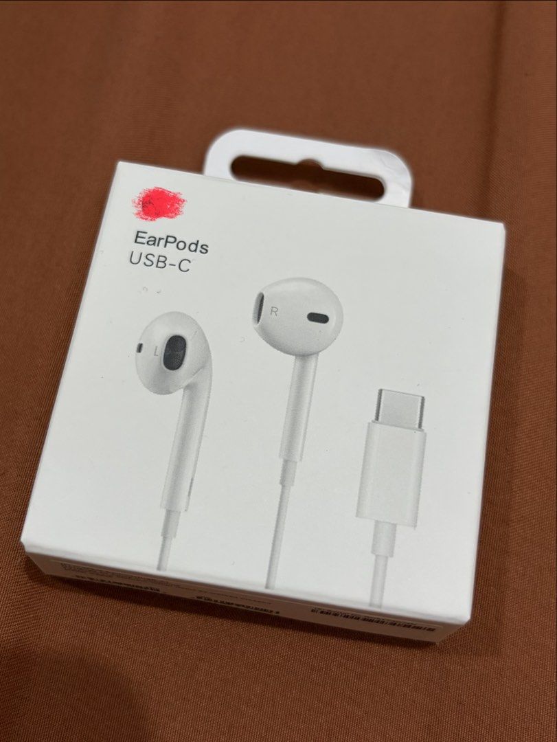 USB-C EarPods/Earphones (Category: Earphones) located in Quezon City. Submitted by audreyblair (Listing ID 1459492751, Image 2). Description: - Dupe Apple EarPods with USB-C connector - Never used! Box was only opened so the only issue is the seal. - Wired earbuds in white - Built-in microphone and remote for calls and controls Rfs: I was mislead to believe it was original :(.