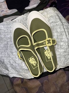 (Category: ) located in . Submitted by ninilovepreloved (Listing ID 1459643462, Image 1). Description: .