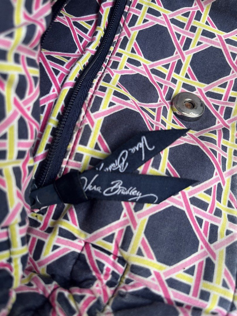 Vera Bradley bag (Category: Shoulder Bags) located in Cainta. Submitted by klejre (Listing ID 1459639983, Image 3). Description: .