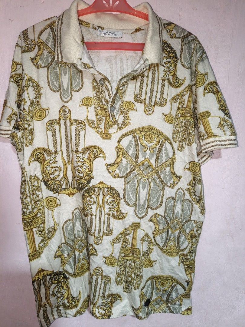 Versace collection (Category: Activewear) located in Binan City. Submitted by wilthrifted (Listing ID 1459635035, Image 1). Description: .