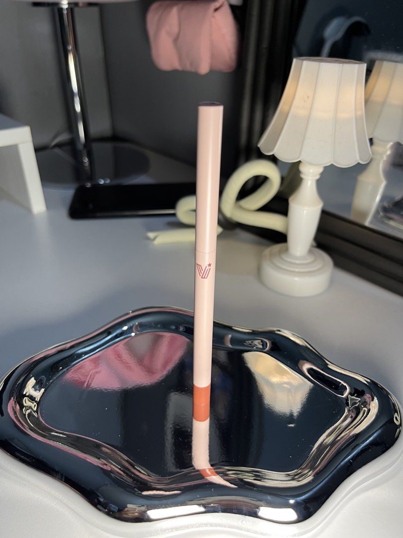 Vice Cosmetics Lip Liner - First Kizz 02 (Category: Makeup) located in Dasmarinas. Submitted by chesnut97 (Listing ID 1459623613, Image 1). Description: - Vice co Lip Liner - Shade: First Kizz 02 - Color: Lovely peachy nude - Use: Defines or fills lips - Application: Smooth - Condition: Comes with original packaging - No box - Swatch only.