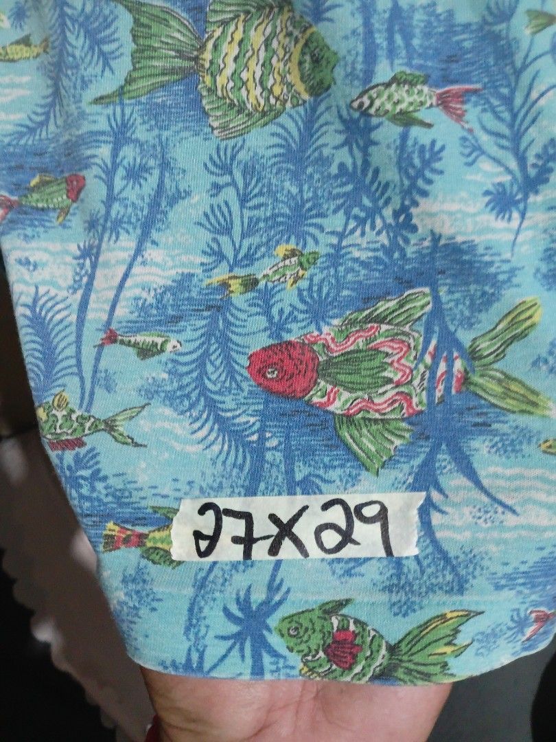 Vintage (Category: Activewear) located in Manila. Submitted by lando271117 (Listing ID 1459625228, Image 2). Description: datails on picture.