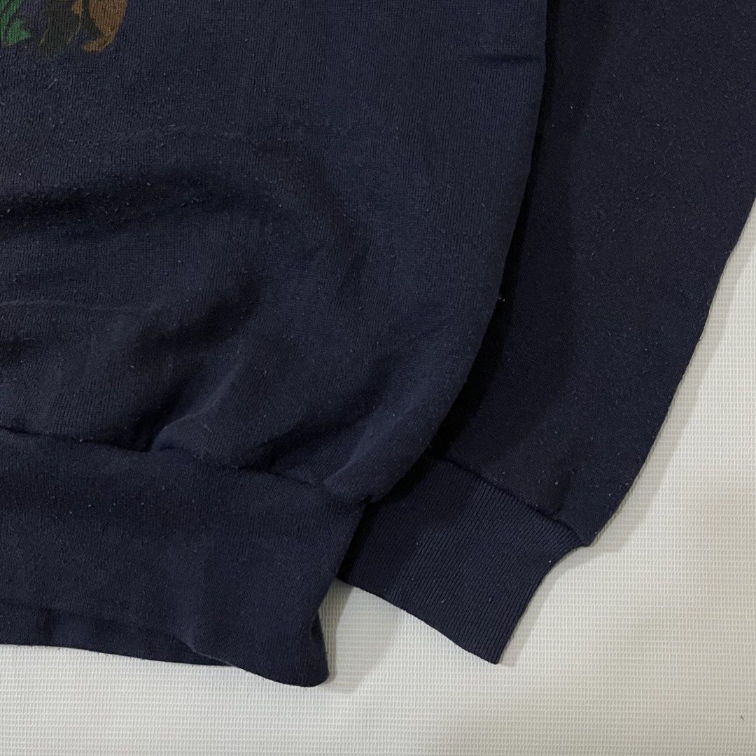 Vintage Alaska Crewneck (Category: Coats, Jackets and Outerwear) located in Rizal. Submitted by otits.thrift (Listing ID 1459518274, Image 3). Description: .