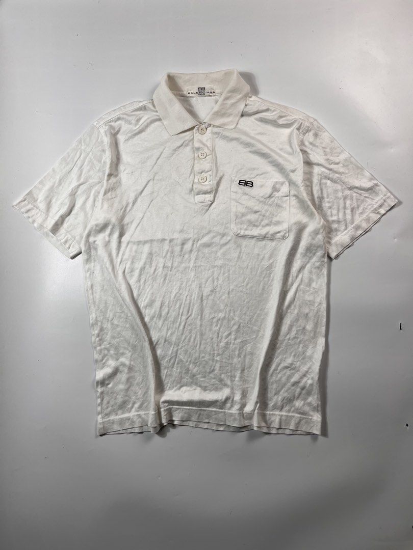 Vintage balenciaga poloshirt (Category: Tshirts & Polo Shirts ) located in Iloilo. Submitted by ukayhunter.ilo (Listing ID 1459630948, Image 1). Description: Vintage balenciaga poloshirt white Size medium Measurement 21x28 Noflaws .
