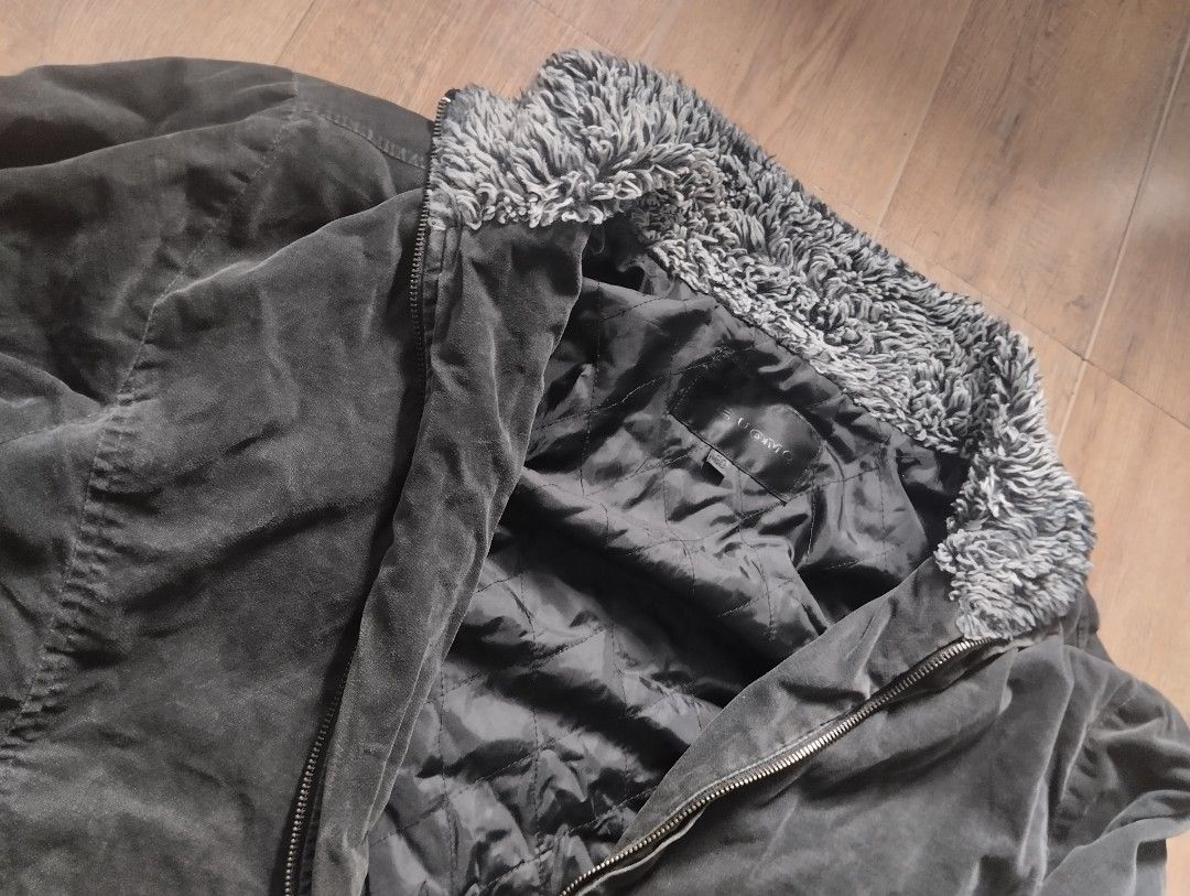 Vintage Dark Grey Jacket with Fur Lining (Category: Coats, Jackets and Outerwear) located in Quezon City. Submitted by rackreviva27782 (Listing ID 1459524953, Image 2). Description: price+sf length 27 width 22.5 - Cool dark grey jacket - Corduroy-like exterior material - Soft, fluffy faux fur lining on collar and cuffs - Zip-up front closure - Two front pockets - Ideal for cooler weather - Versatile and easy to style tornadomart vintage archive v