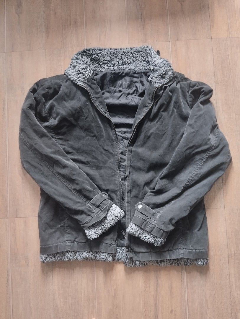 Vintage Dark Grey Jacket with Fur Lining (Category: Coats, Jackets and Outerwear) located in Quezon City. Submitted by rackreviva27782 (Listing ID 1459524953, Image 1). Description: price+sf length 27 width 22.5 - Cool dark grey jacket - Corduroy-like exterior material - Soft, fluffy faux fur lining on collar and cuffs - Zip-up front closure - Two front pockets - Ideal for cooler weather - Versatile and easy to style tornadomart vintage archive v