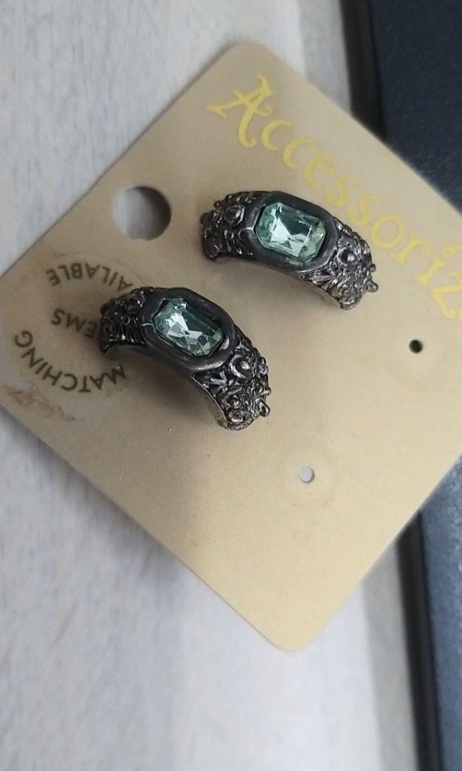 Free post, Vintage Earrings 中古耳環 （分類：耳環）位於 Hong Kong。 由 2r_reuse 提交（商品編號 1458103534，圖片 2）。簡介： $55 SF 站取件。