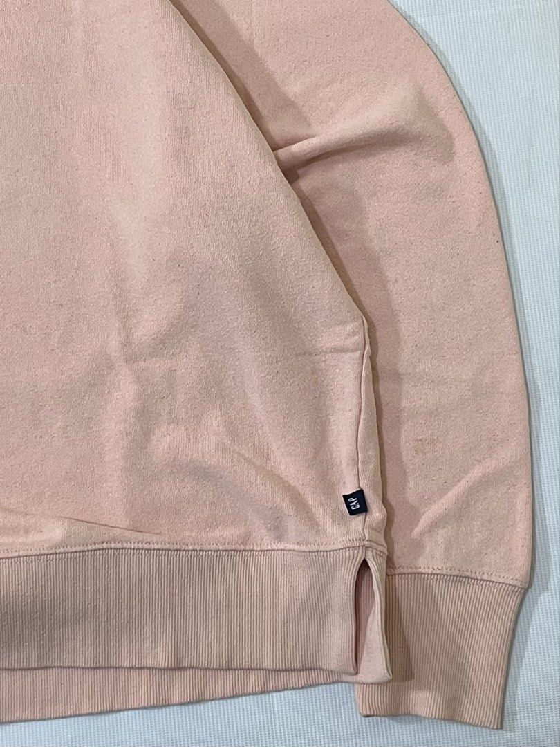 Vintage Gap Henley Longsleeves (Category: Longsleeves) located in Rizal. Submitted by otits.thrift (Listing ID 1459525407, Image 3). Description: .