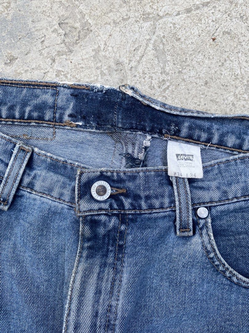 Vintage Levi’s Silver Tab (Category: Jeans) located in Cebu City. Submitted by gianperothrifter (Listing ID 1459522257, Image 3). Description: Vintage Levi’s SilverTab cut tag size 34 on tag waist 32 inch length 44 inch front rise 12 inch back rise 16 inch hem 7.5 inch.