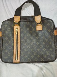 (Category: ) located in . Submitted by shoptokyothrift (Listing ID 1459557412, Image 1). Description: .