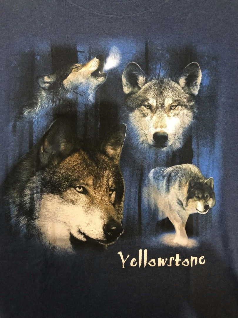 Vintage Mountain Wolf in Yellowstone (Category: Tshirts & Polo Shirts ) located in Daraga. Submitted by arkhoholic (Listing ID 1459647056, Image 2). Description: excellent condition med to large 21.5x27.5 issue cut tag.