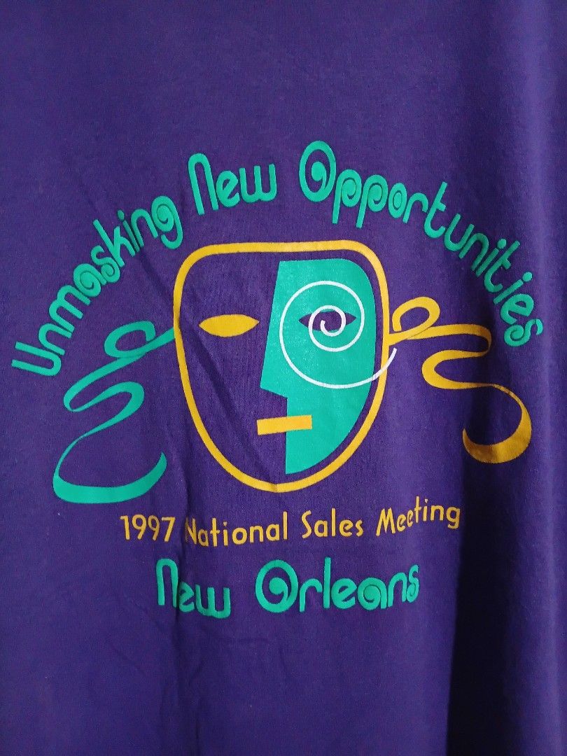 Vintage random tee (Category: Activewear) located in Manila. Submitted by lando271117 (Listing ID 1459615722, Image 3). Description: datails on picture.