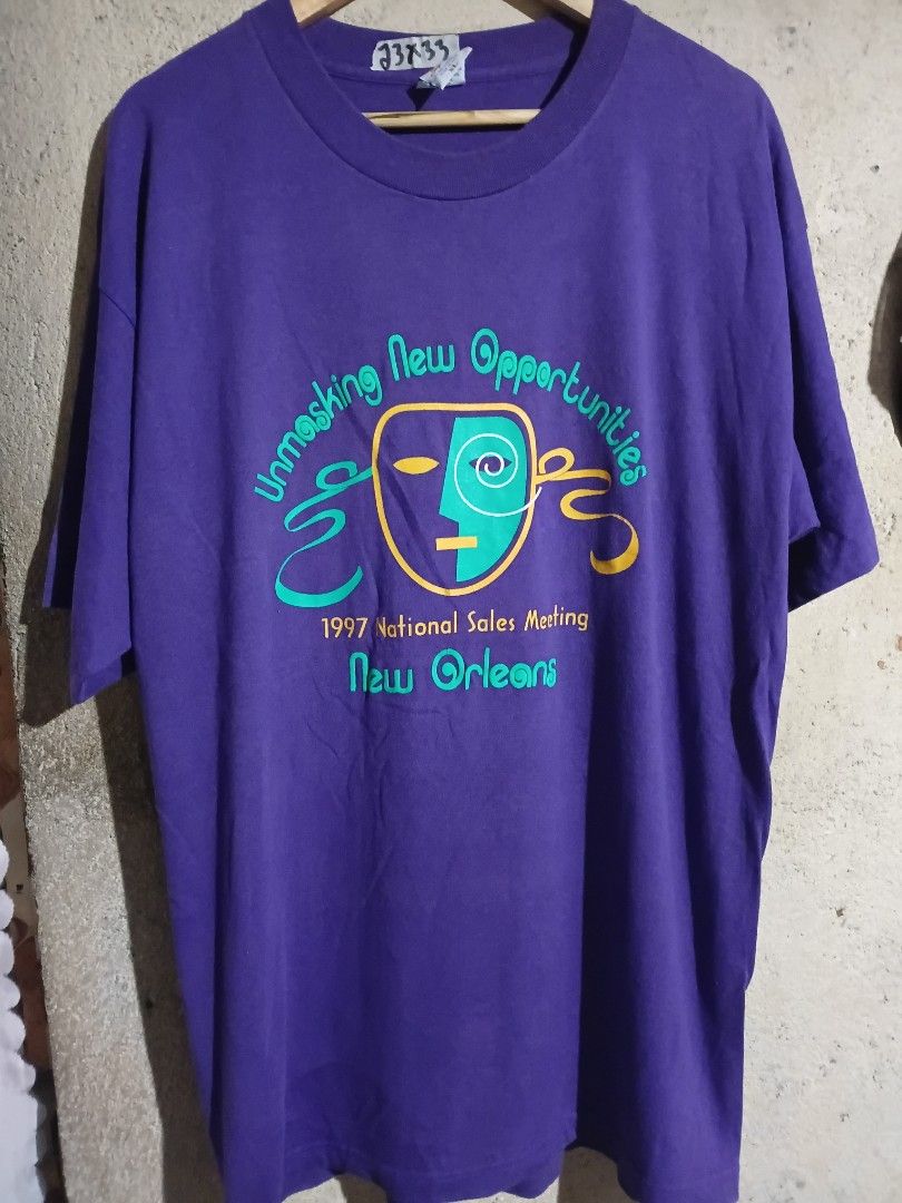 Vintage random tee (Category: Activewear) located in Manila. Submitted by lando271117 (Listing ID 1459615722, Image 1). Description: datails on picture.