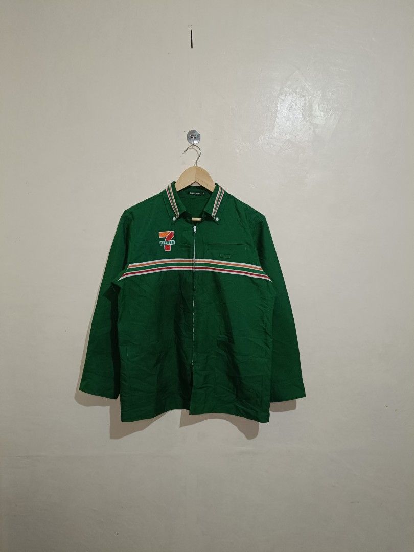 Vintage Seven eleven (Category: Activewear) located in Siniloan. Submitted by visionsupplyclothingco (Listing ID 1459638103, Image 1). Description: vintage 7eleven brand new condition .