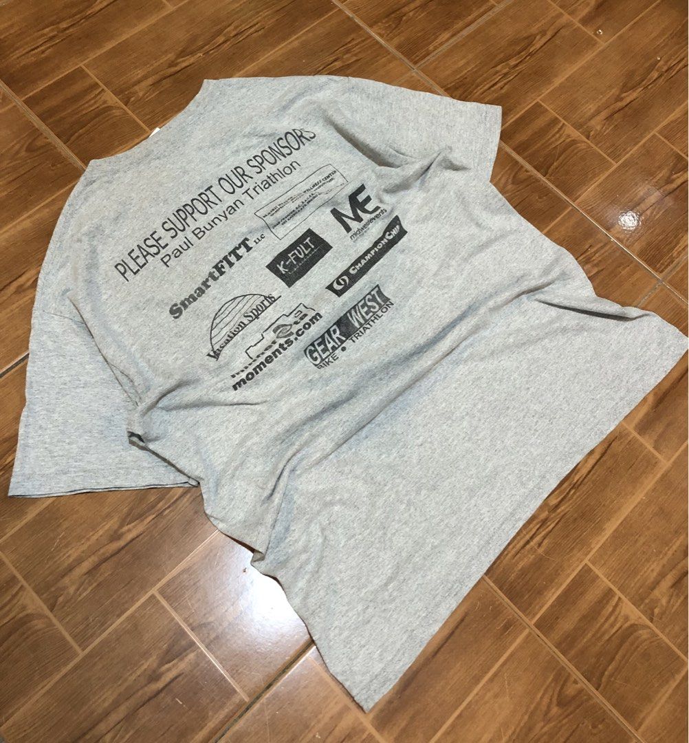 Vintage tee Dated 2010 (Category: Tshirts & Polo Shirts ) located in Manila. Submitted by ig.quio.vl (Listing ID 1459591090, Image 2). Description: W 20 L 28 No issue.