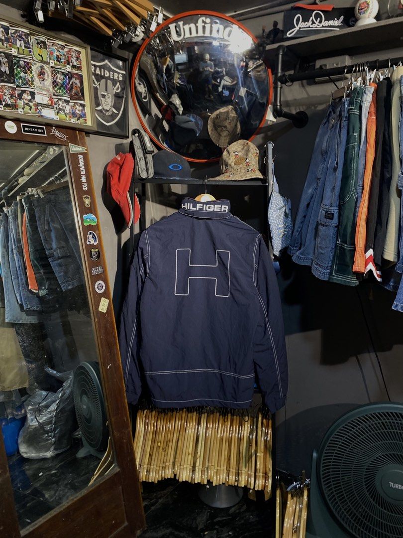 VINTAGE TOMMY HILFIGER JACKET (Category: Coats, Jackets and Outerwear) located in San Pablo. Submitted by genesisllo24149 (Listing ID 1459567310, Image 2). Description: VINTAGE TOMMY HILFIGER JACKET LENGTH -> 28 WIDTH -> 22 ISSUE -> NONE CONDITION -> GOOD AS NEW DM TO PURCHASE 📥 DISCLAIMER: - Please manage your expectations, posted items are preloved, used & thrifted -Actual color may vary due to lighting -Flaker will be posted.