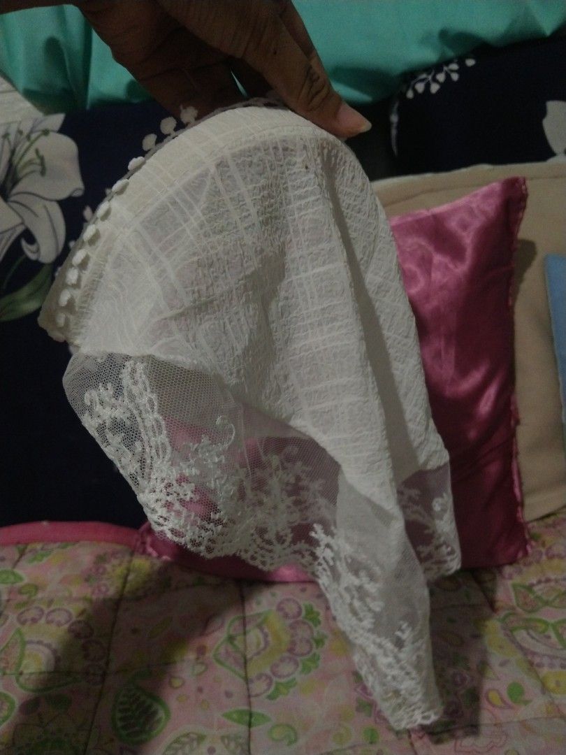 Vintage White Lace Headband (Category: Scarves) located in Rosales. Submitted by reyyah_0 (Listing ID 1459613167, Image 2). Description: Hii! This is good quality, I just don’t know how to take a proper photo of it without making it look awkward. It has never been used, and I can assure you that the quality is good. Selling it at an affordable price!.