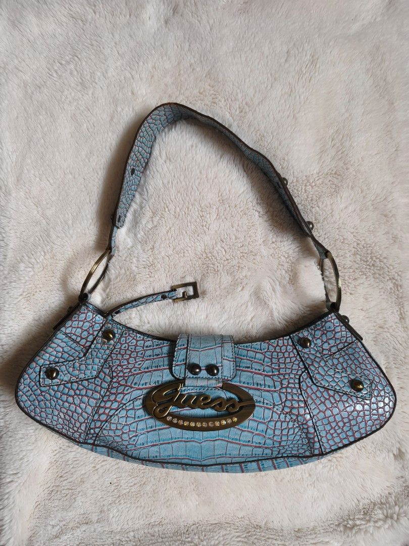 vintage y2k guess shoulder bag (Category: Shoulder Bags) located in Manila. Submitted by bakilou_ (Listing ID 1459557774, Image 1). Description: .
